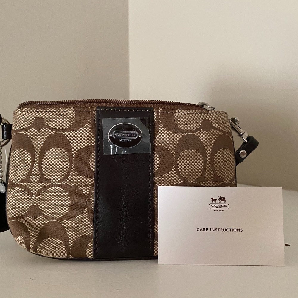 NWT Coach brown clutch wristlet